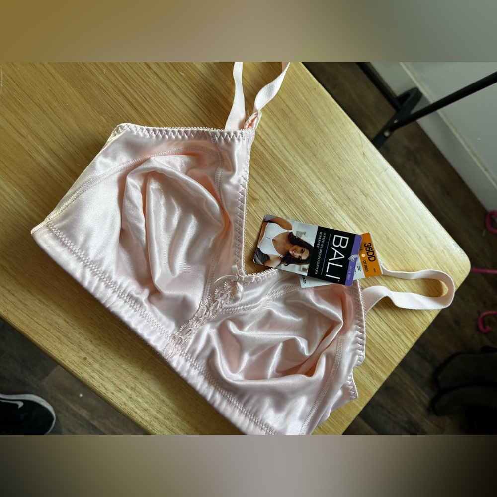 Bali Women's Pink Bra Size 36DD